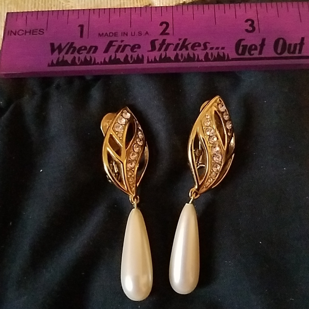 Gold teardrop clip on earrings